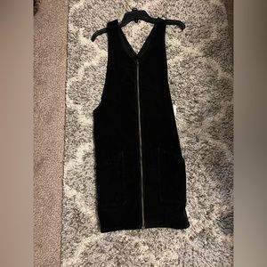 Zip up jumper size large. NWT